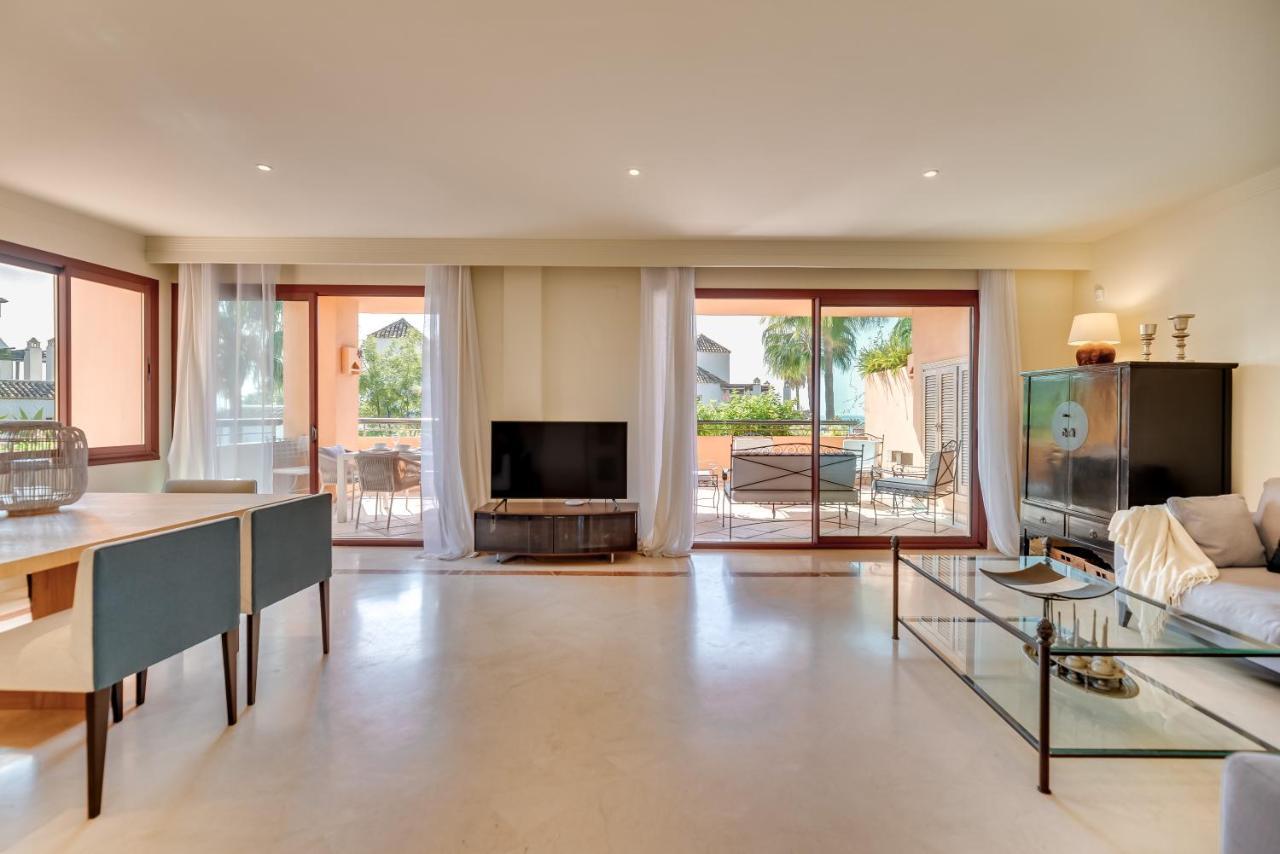 Appartamento Vacation I Duplex Con Encanto Bahia, 280m2 Duplex Penthouse, Luxury Complex, A Minute From The Beach, 24-7 Security, In Town Marbella