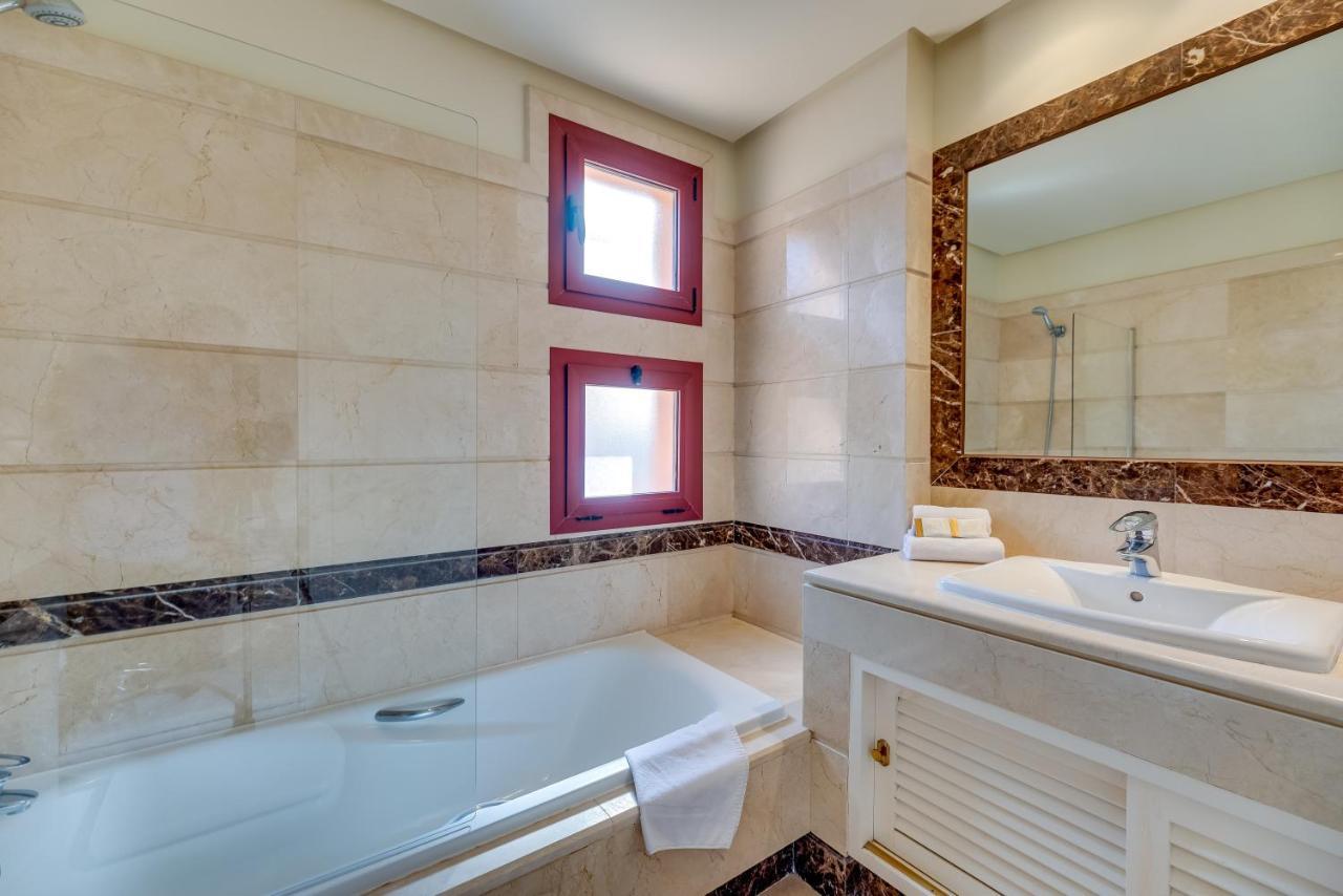 Vacation I Duplex Con Encanto Bahia, 280m2 Duplex Penthouse, Luxury Complex, A Minute From The Beach, 24-7 Security, In Town * Marbella