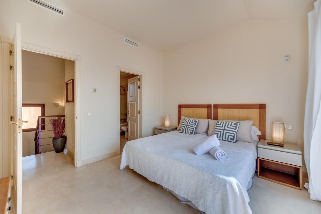 Appartamento Vacation I Duplex Con Encanto Bahia, 280m2 Duplex Penthouse, Luxury Complex, A Minute From The Beach, 24-7 Security, In Town Marbella