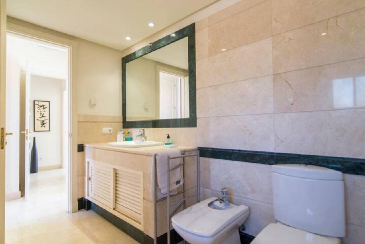 Appartamento Vacation I Duplex Con Encanto Bahia, 280m2 Duplex Penthouse, Luxury Complex, A Minute From The Beach, 24-7 Security, In Town Marbella